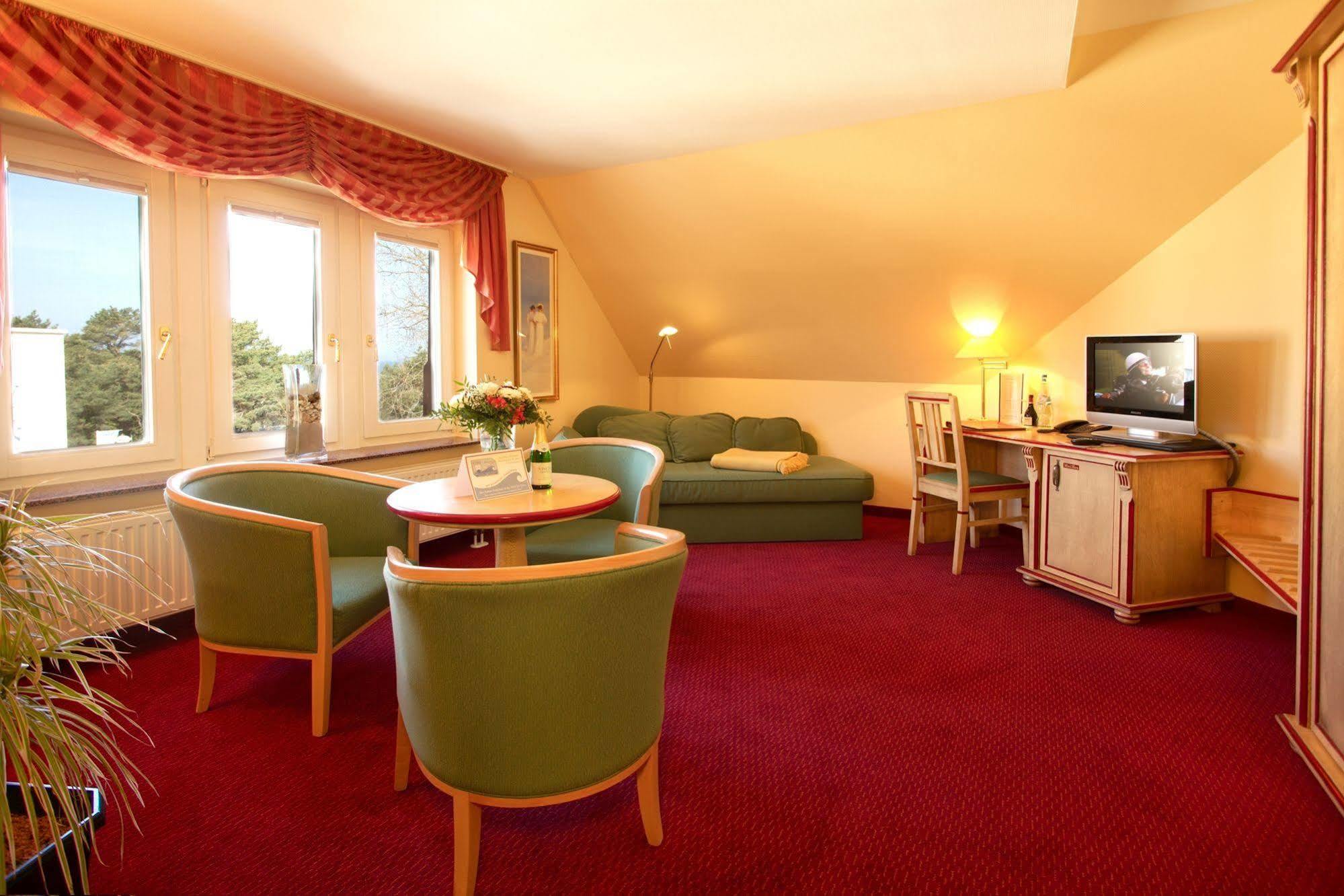 Vineta Strandhotels 4*